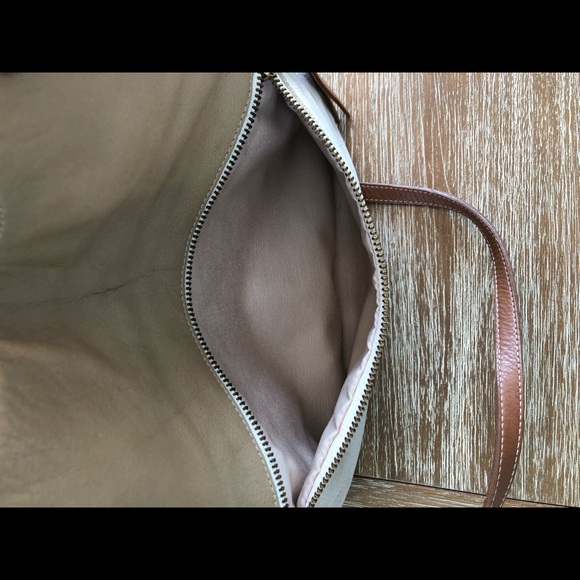 Pietro Alessandro Handbag. Light tan and white. Excellent like new condition! - Picture 8 of 16